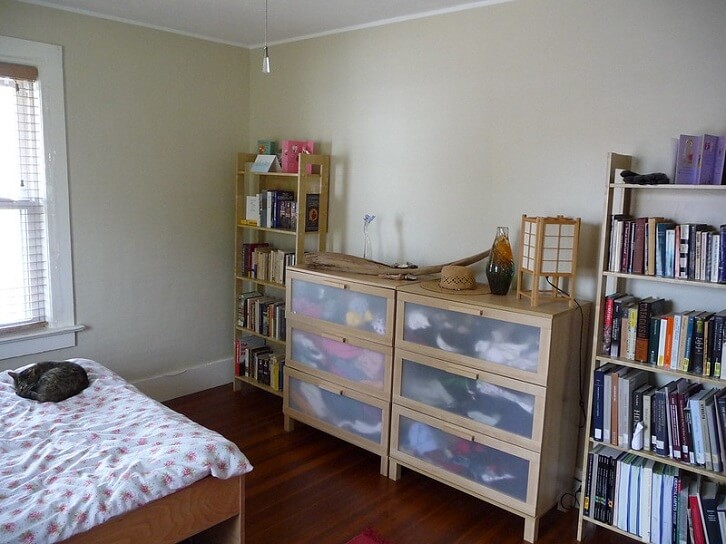 adding-bookshelves-to-muffle-noise-to-bedroom
